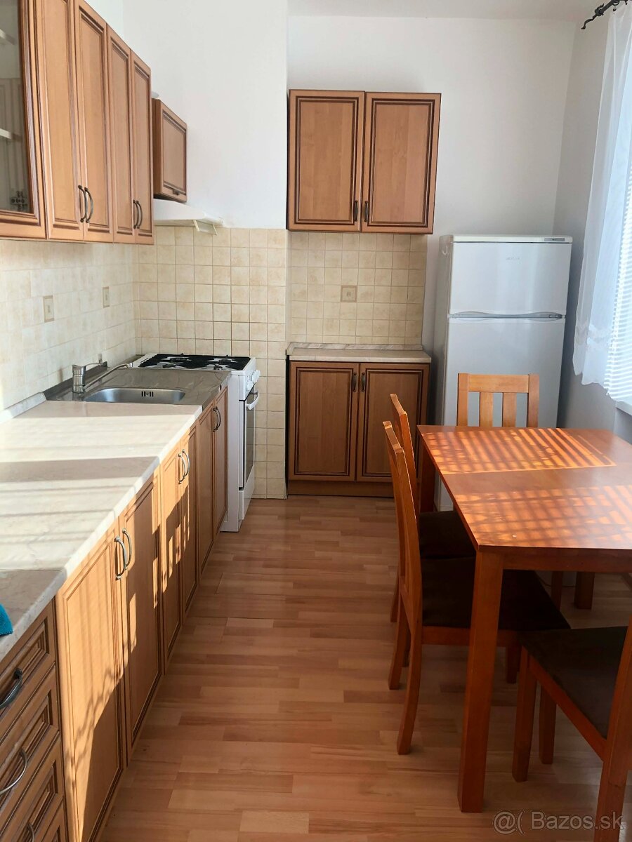 Prenájom 2-izbového bytu - 4