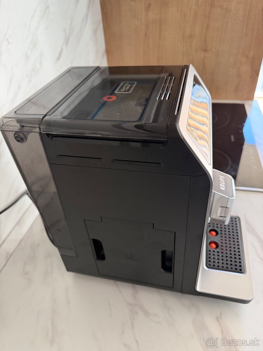 Predám automatický kávovar Krups EA894 - 4