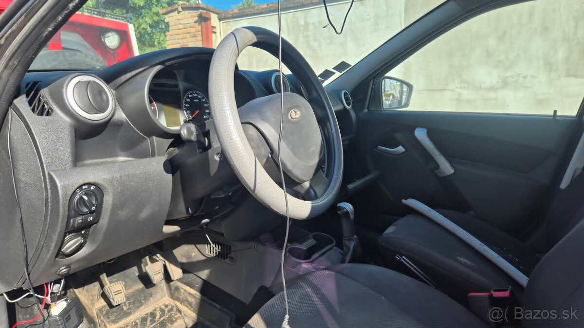 Lada Granta 1,6i 72kw - 4