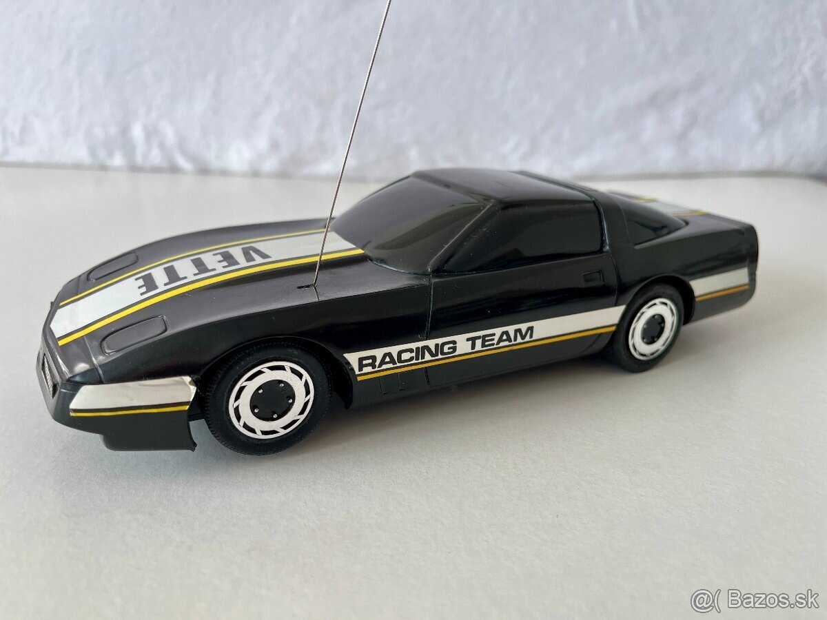 Retro RC auto Chevrolet Corvette C4 - 4