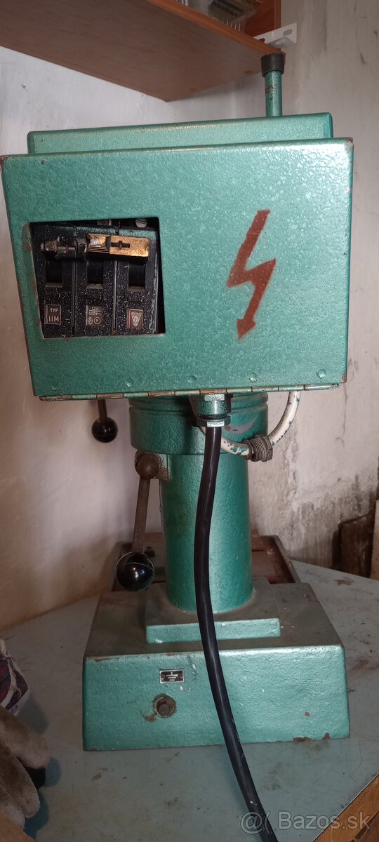 Stolová dielenská profesionálna vŕtačka V13 JIHO - 4