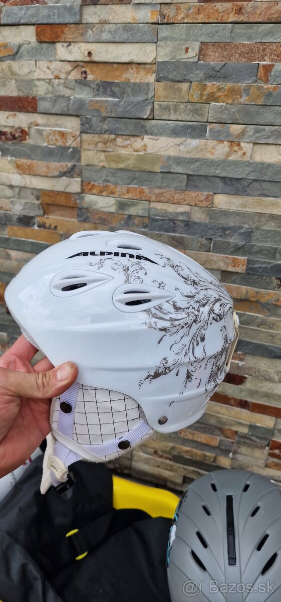 Prilba na lyžovačku - 4