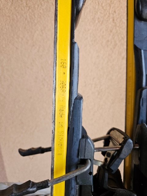 Predám lyže, prilbu, okuliare - 4