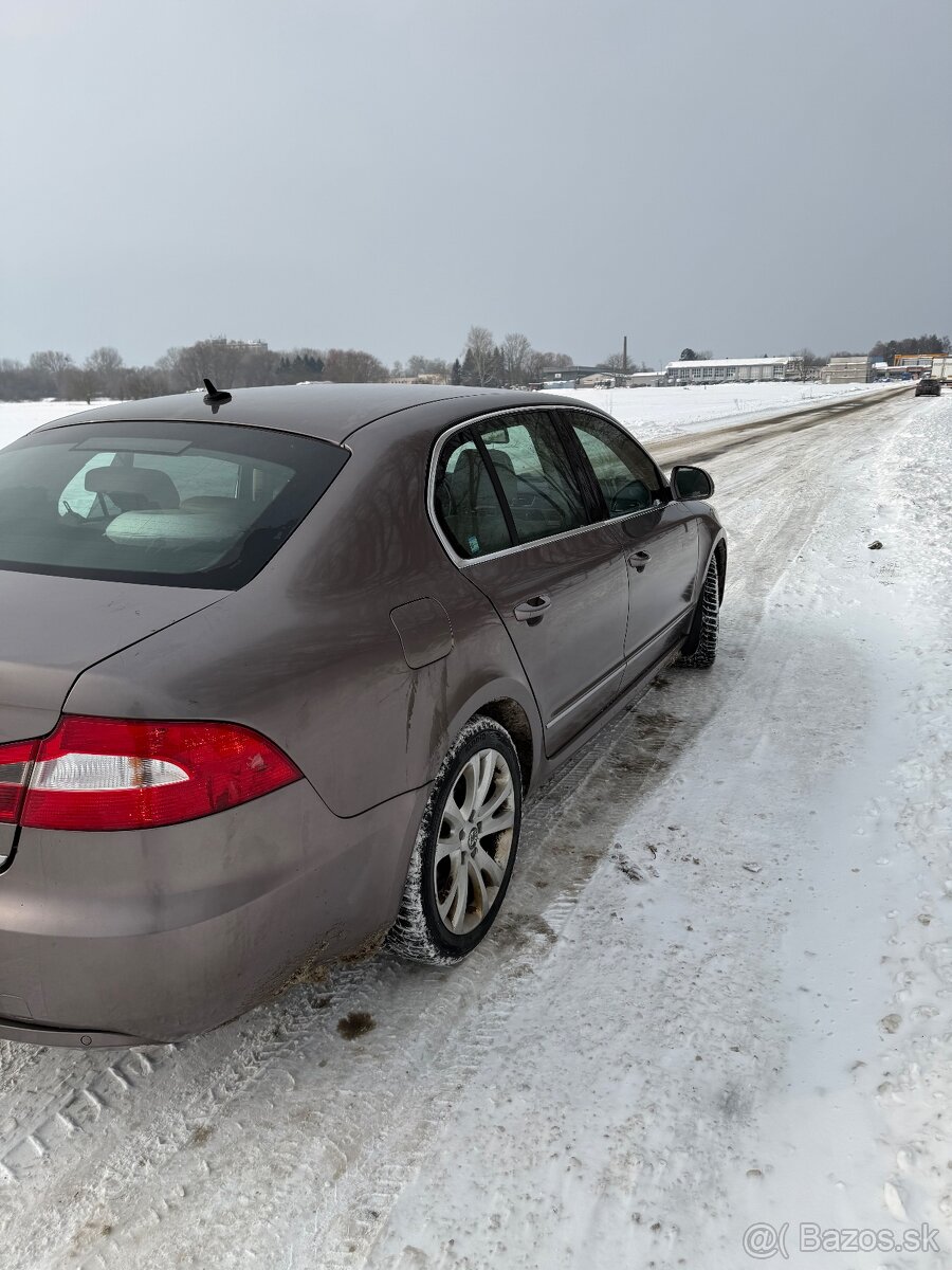 Predám Škoda Superb - 4