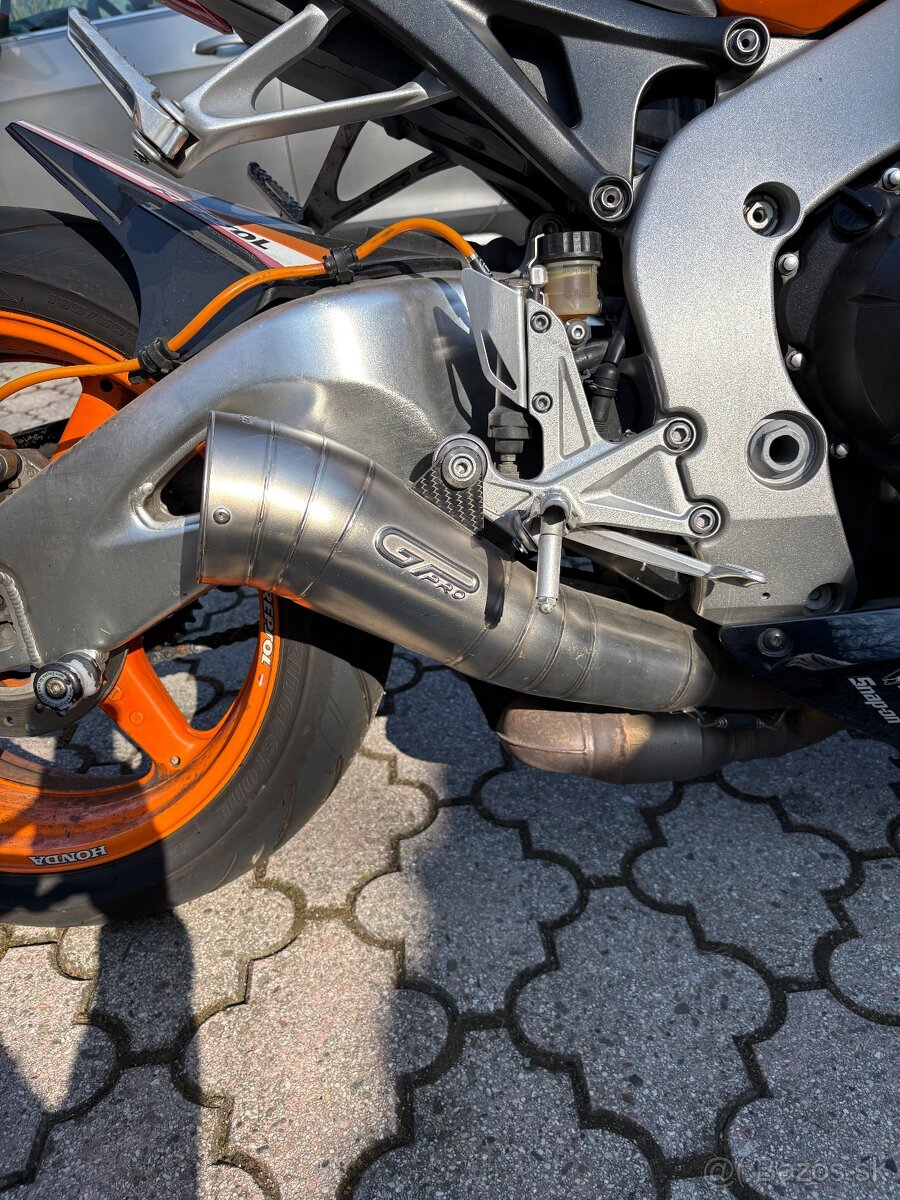 Honda cbr 1000rr fireblade - 4