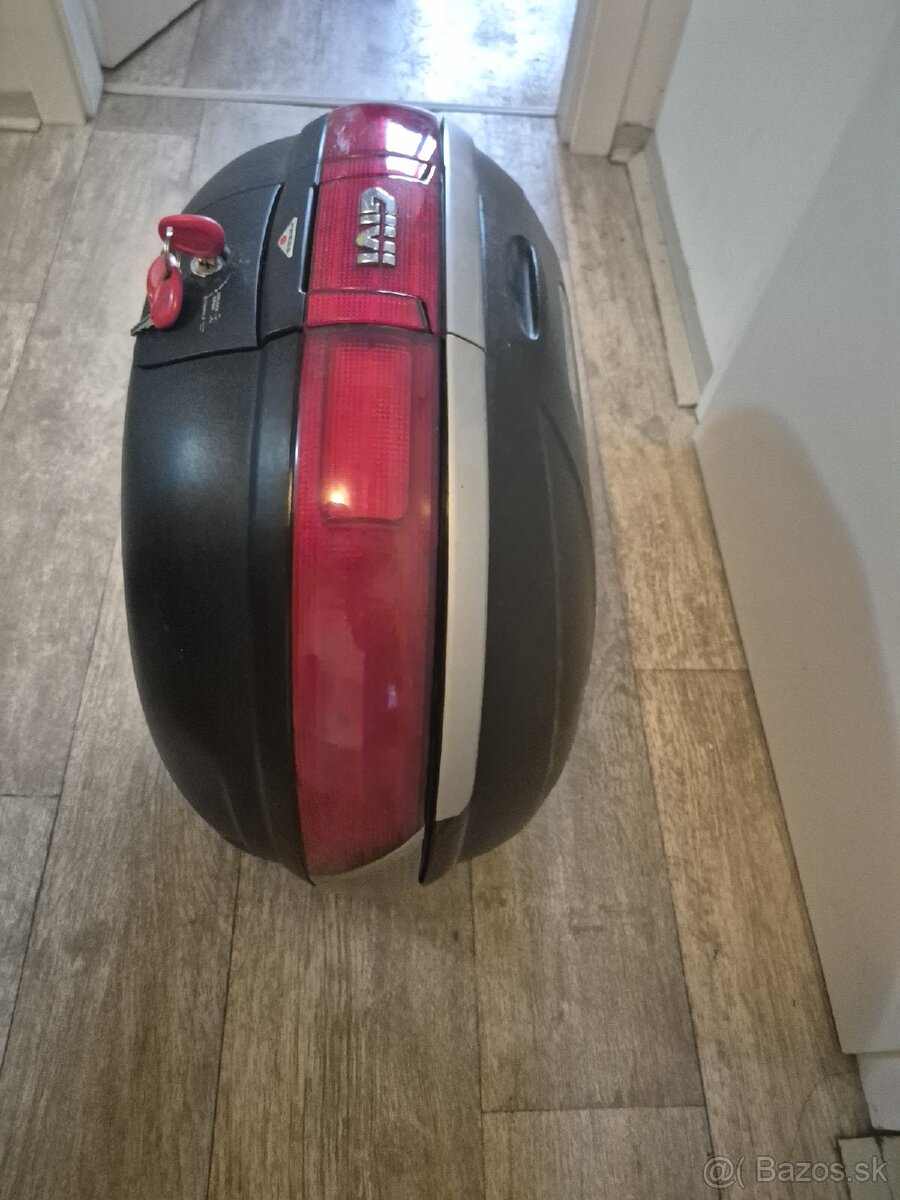 Kufor GIVI MAXIA 2 52l na 2 prilby + držiak - 4
