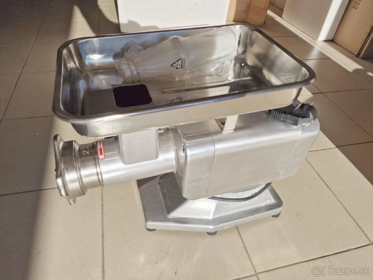 Predám mlynček na mäso + reznícky kurt - 4