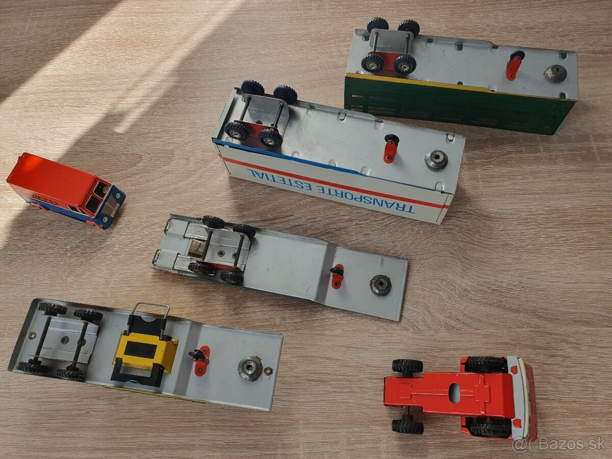 Ťahač + 4 návesy - 4