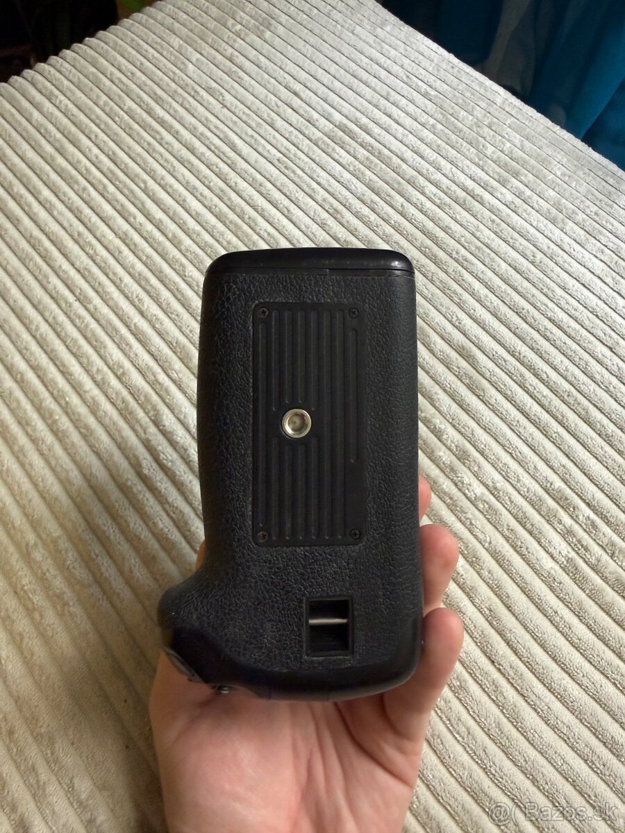 Battery grip pre Canon EOS 70D - 4