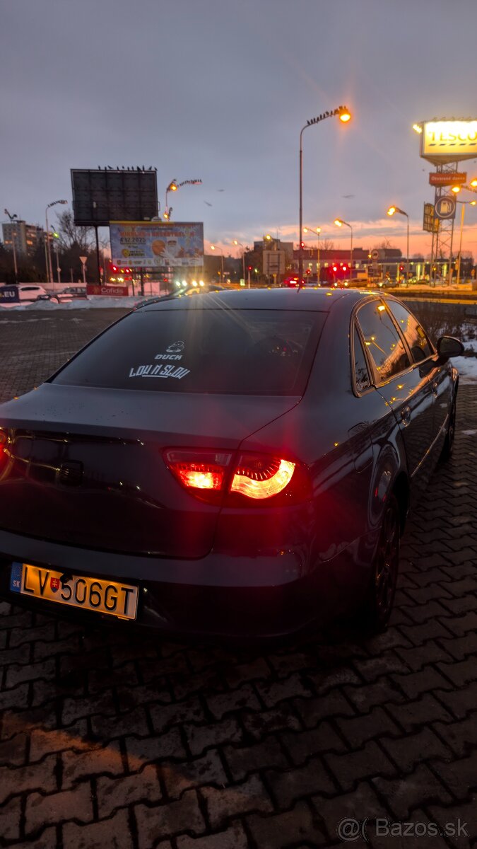 Seat Exeo 2.0 TDI 105kw sedan - 4