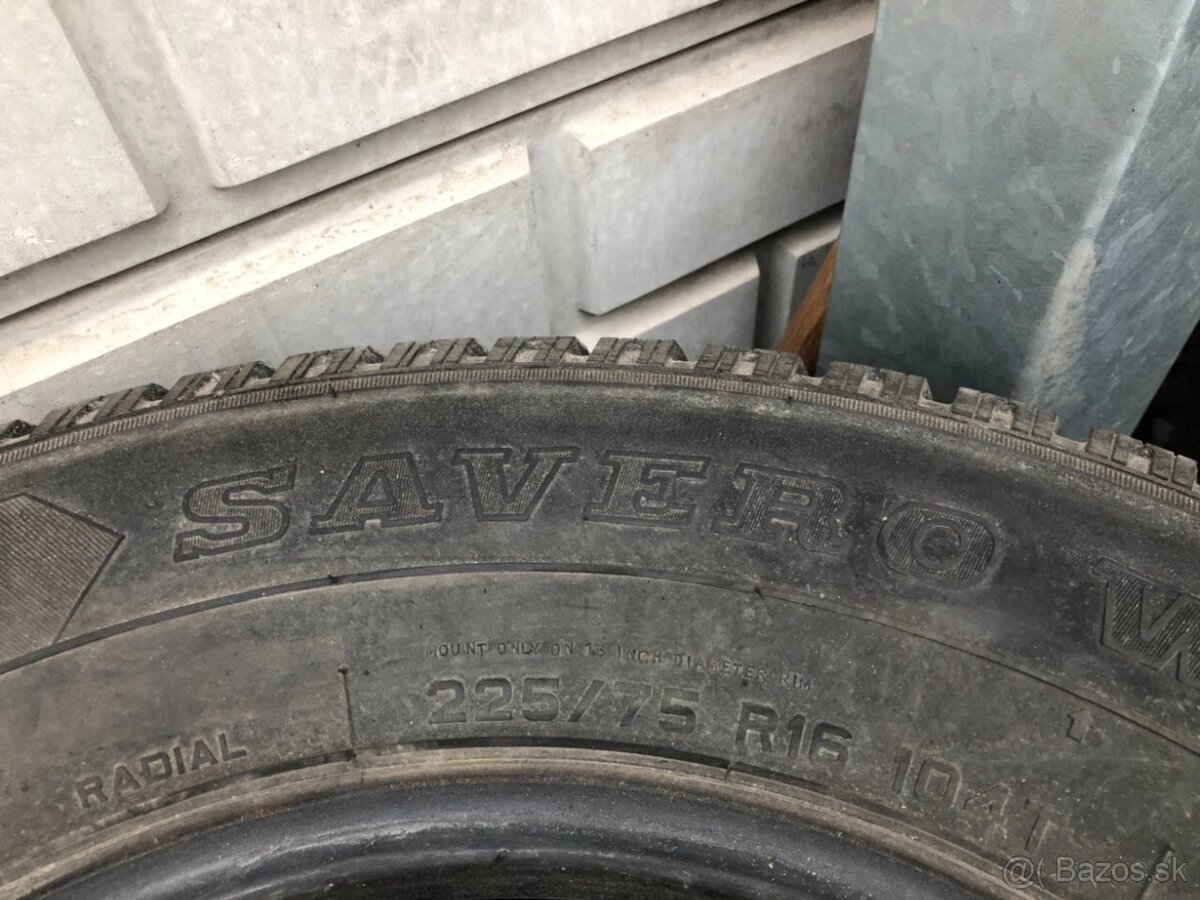 PNEU SAVERO-zimné 225-75-R16 - 4