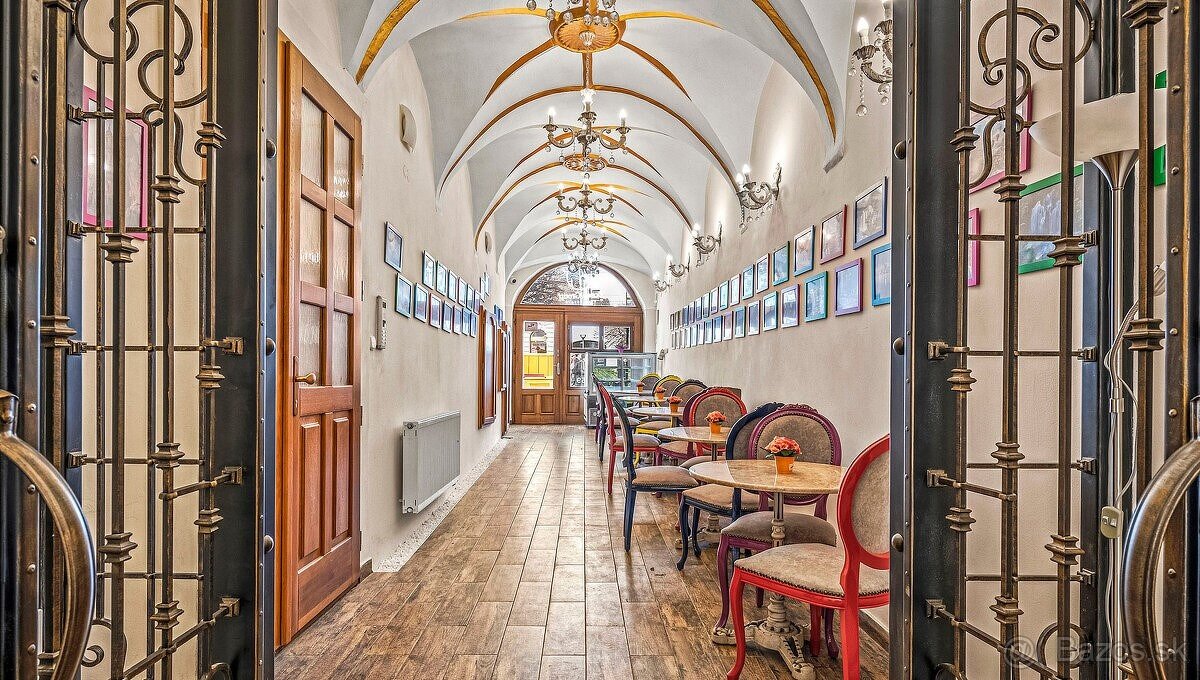 NA PREDAJ Historická polyfunkčná budova v srdci mesta Prešov - 4