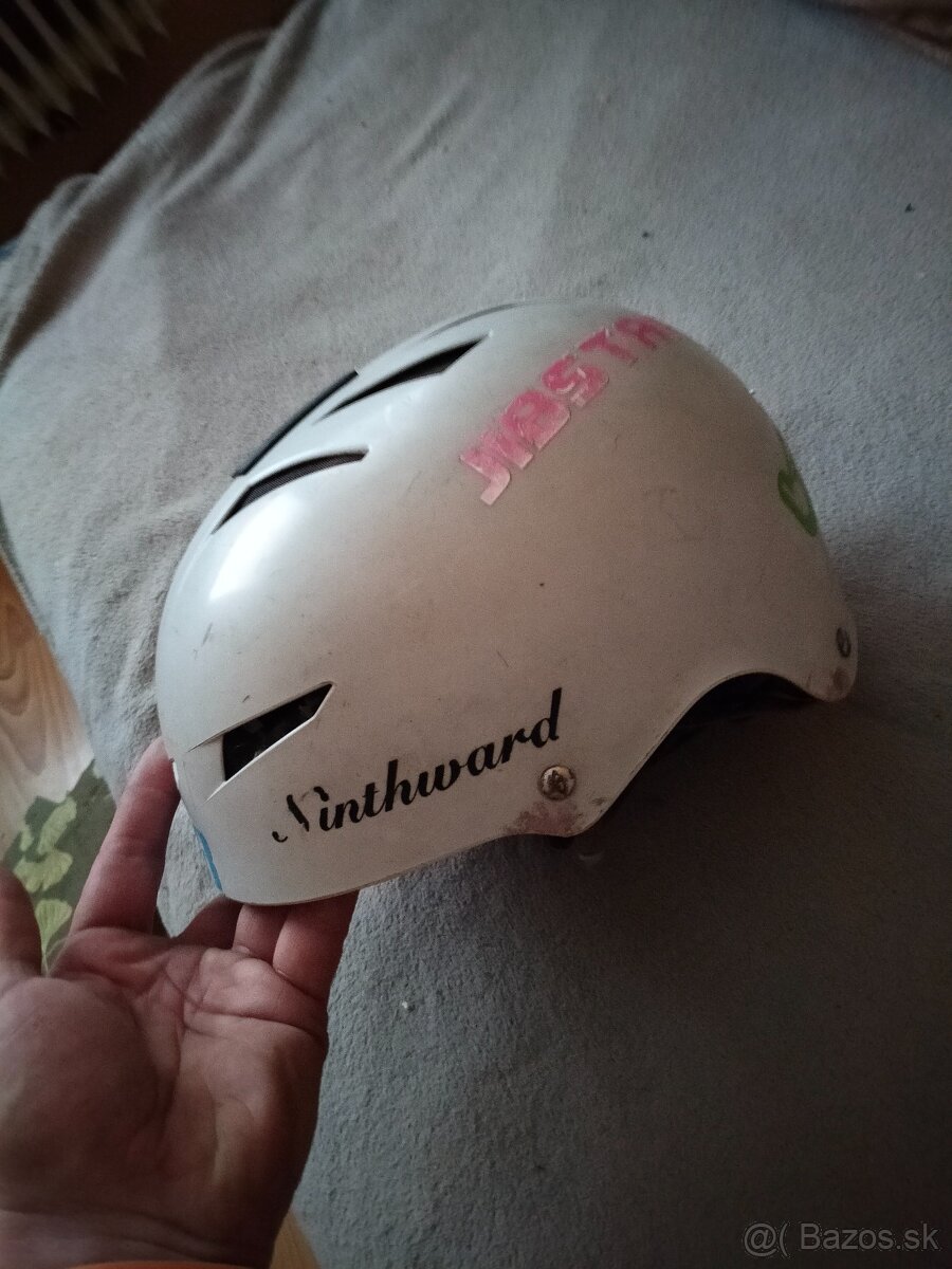 Prilba veľkosť M - 4