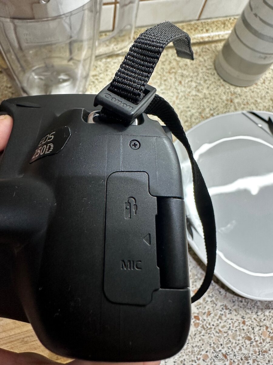 Canon eos 250D + objektív - 4