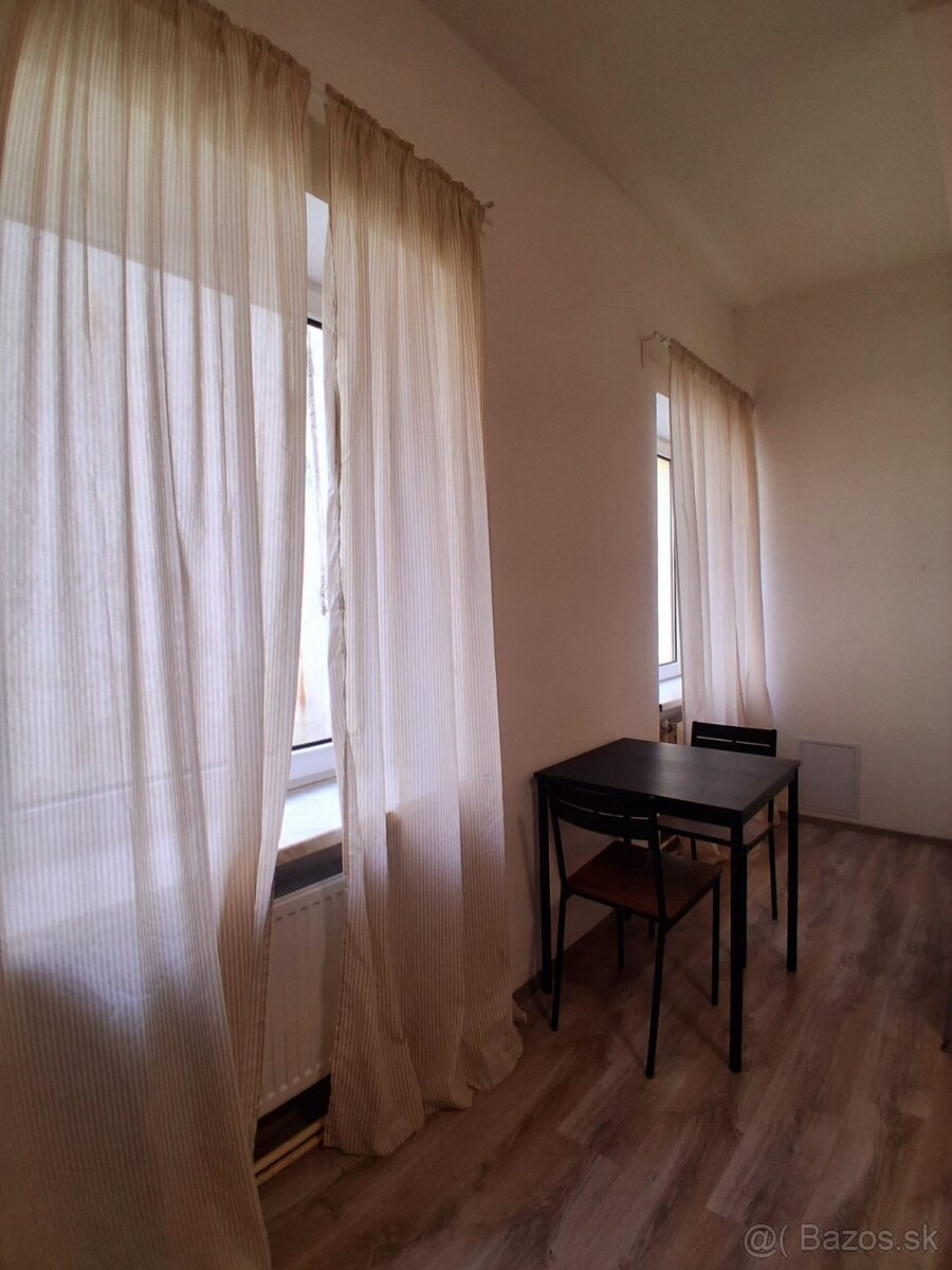 Garsónka v centre - bez depozitu - 4