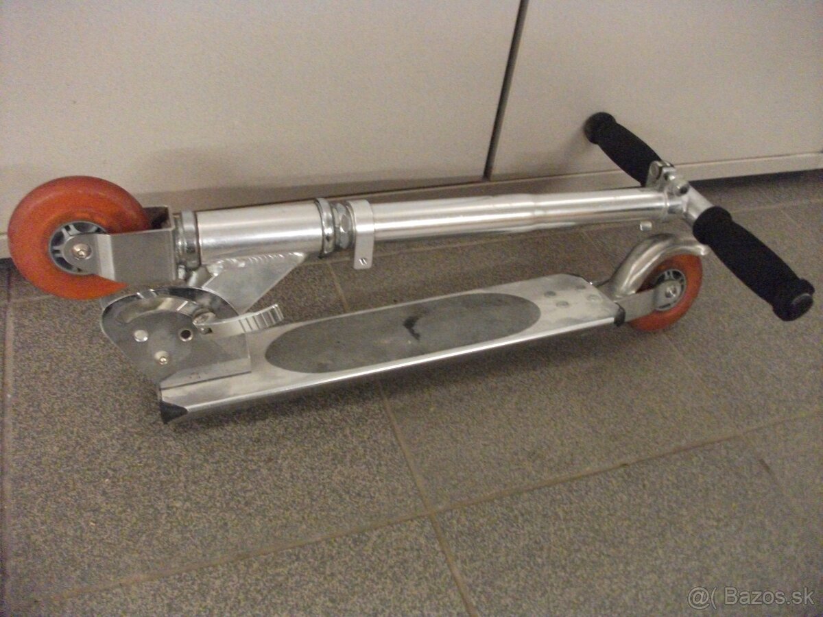 Predám detskú-hlinikovú kolobežku. - 4