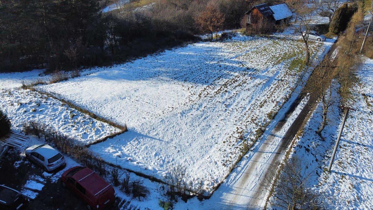 Na predaj slnečný stavebný pozemok s výhľadom v Žarnovici - 4