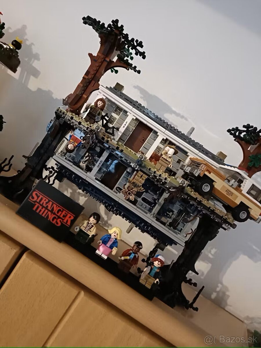 Stranger Things Upside Down 75810 - 4