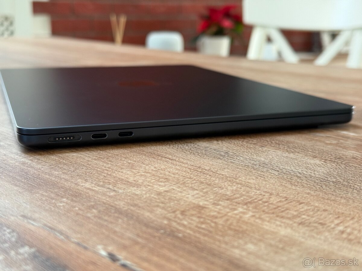 MacBook Air 13" M3 (v záruke) – 16GB RAM, 512GB - 4