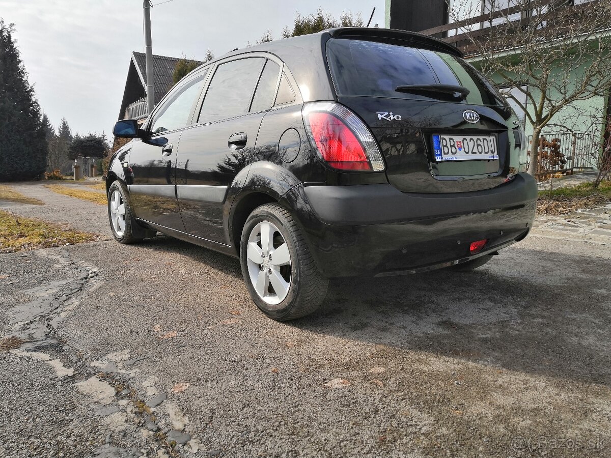 Kia Rio 1.5 CRDi 81KW 2007 - 4