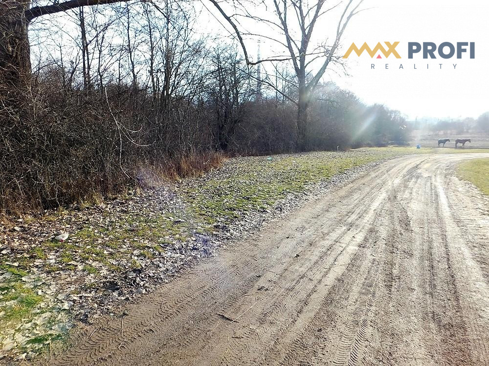 Na predaj, veľký pozemok 12.578m2 v priemyselnej zóne, mesto - 4