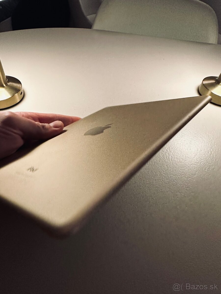 iPad Air 2 zlatý 128GB - 4