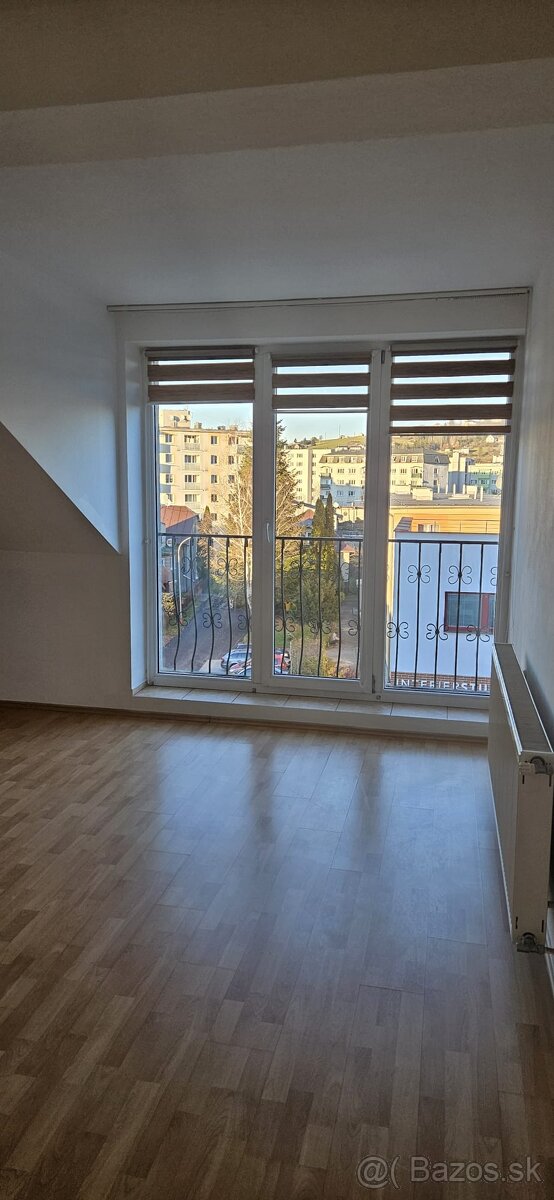 Prenájom 4-izbovy byt - 4