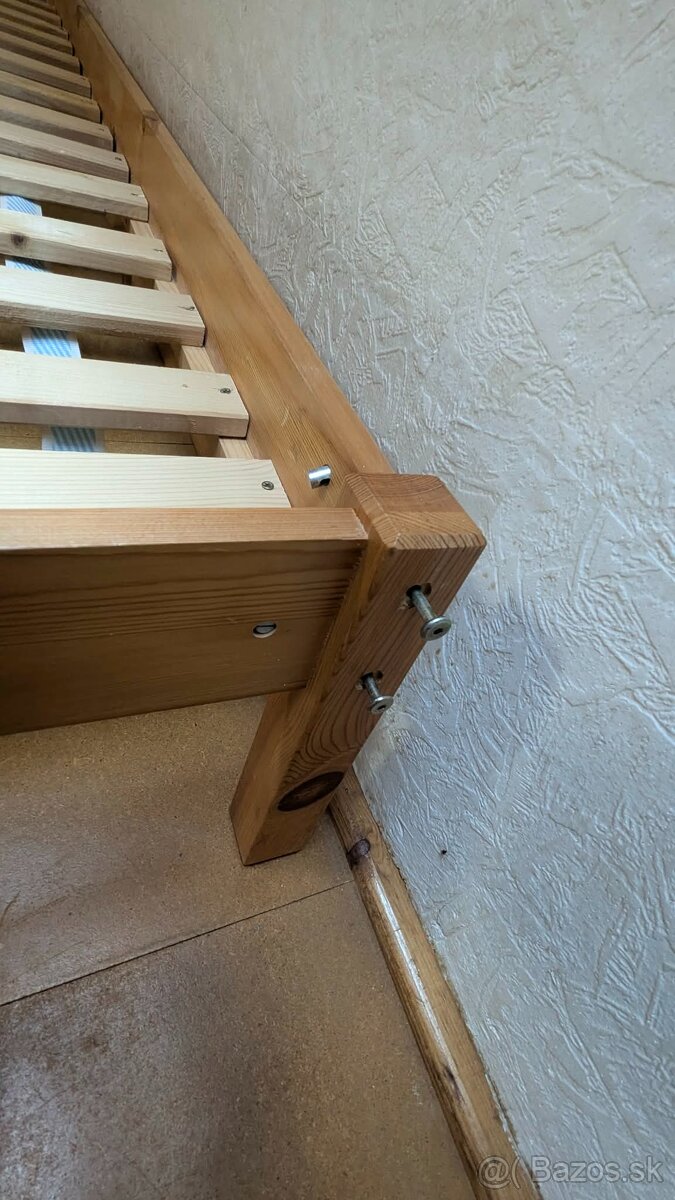 Darujem posteľ masív - 4