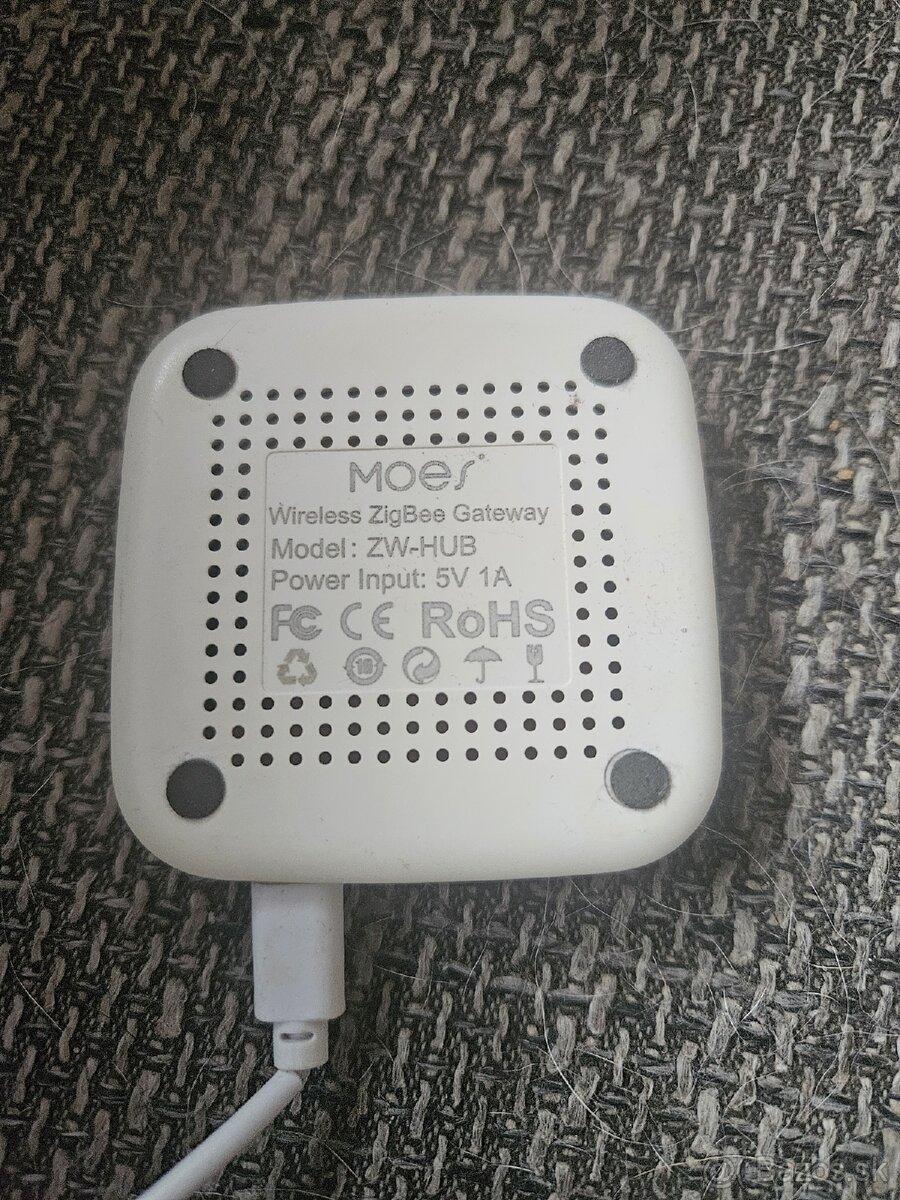 Predám termostatické smart hlavice Zigbee Moes + gateway - 4