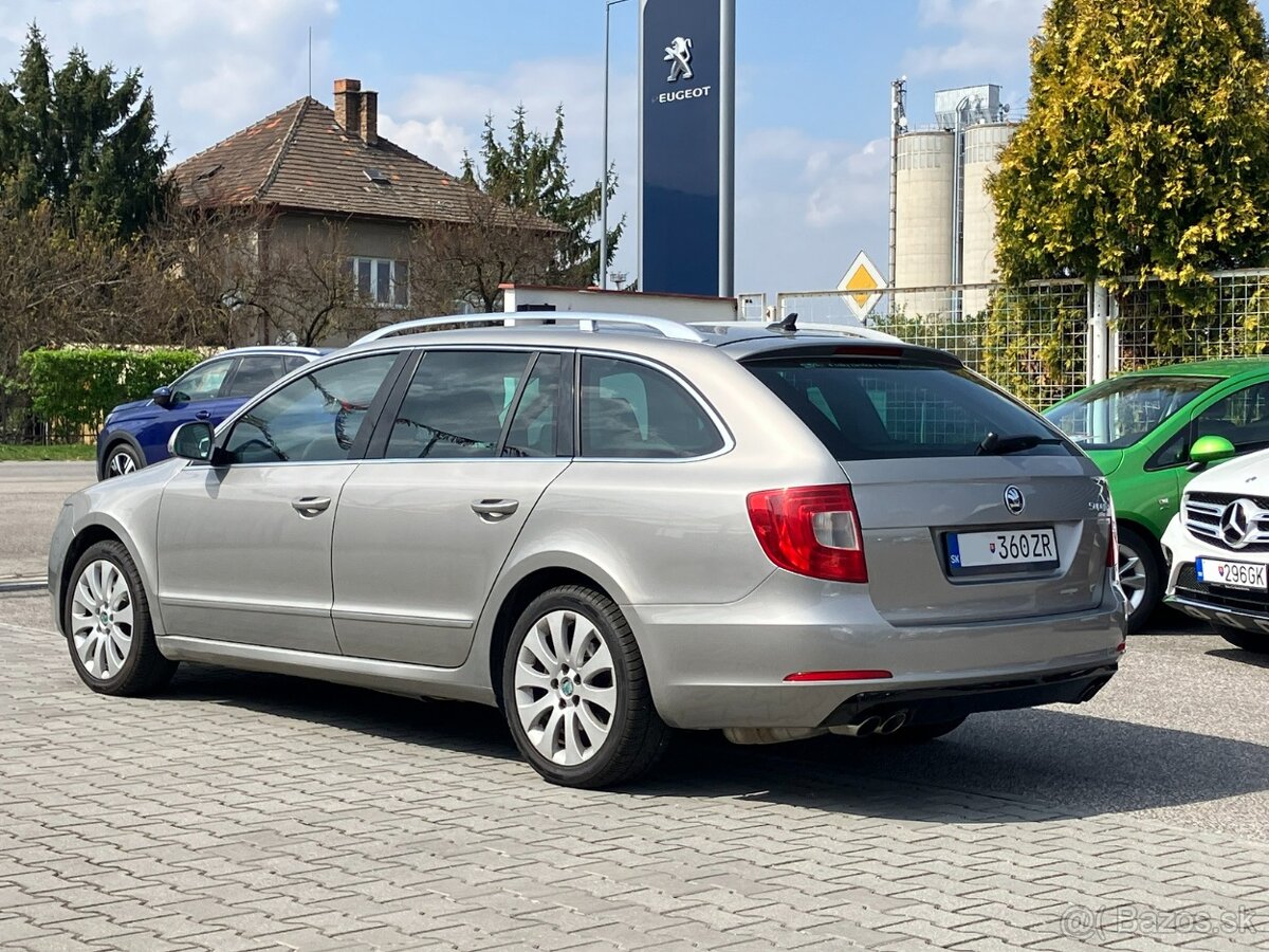 Škoda Superb Combi 2.0 TSI 147 kW Elegance DSG - 4