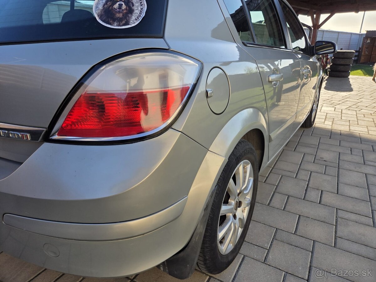 Predám OPEL ASTRA HATCHBACK - 4