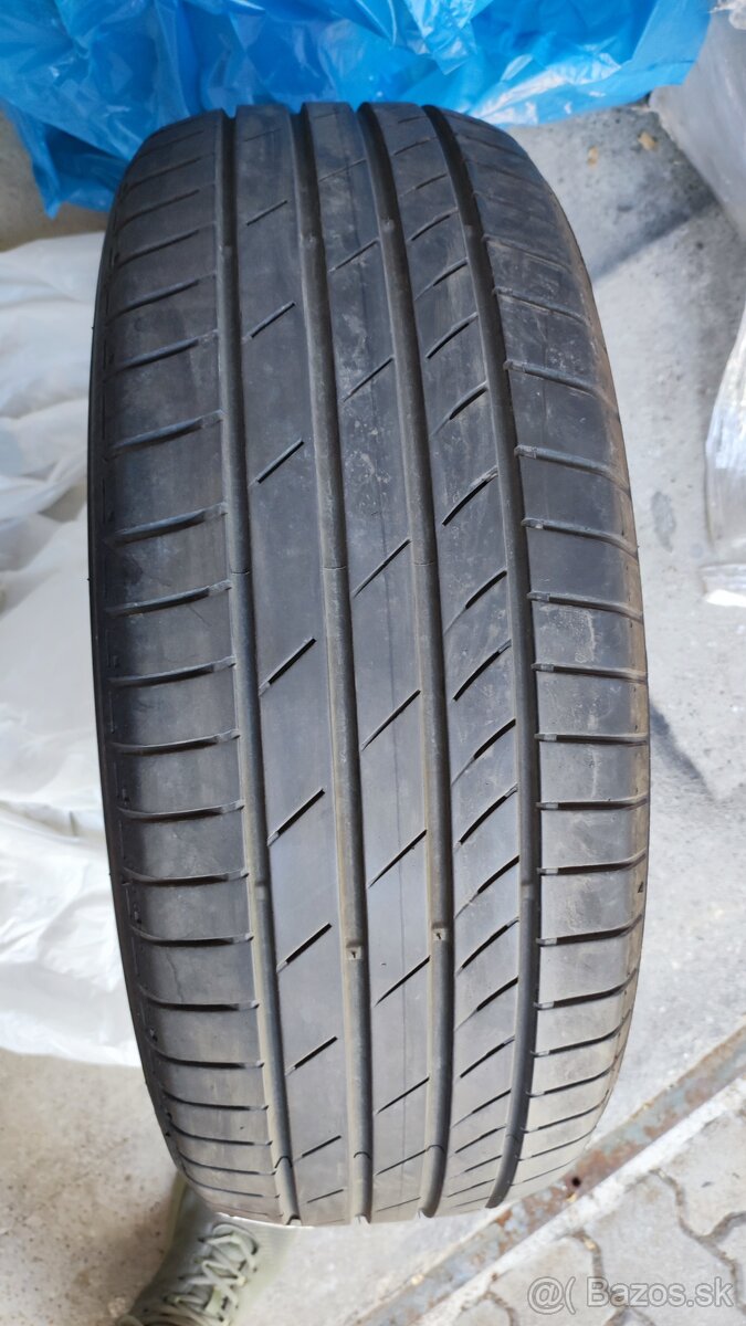 205/60 R16 92V - 4