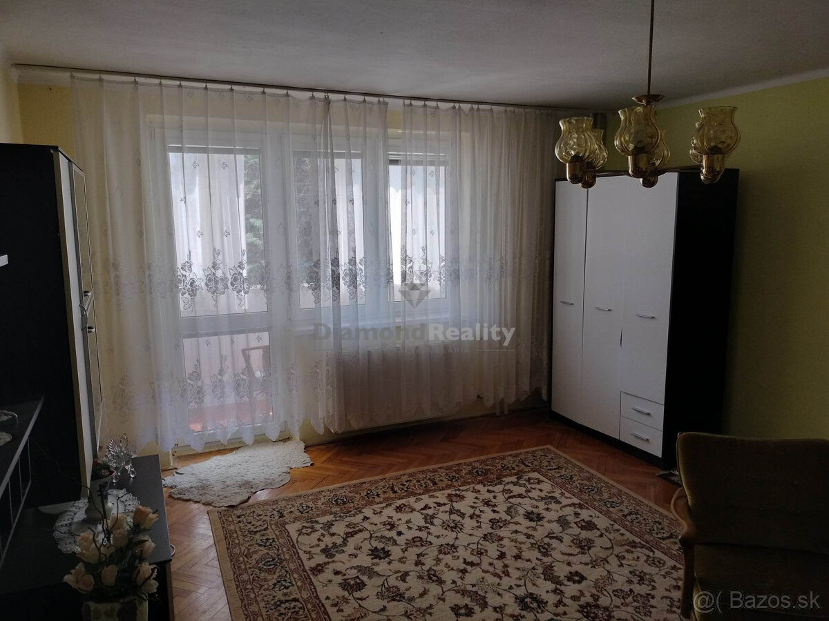 Na predaj veľký 3 izbový tehlový byt na Solivare s vlastným - 4