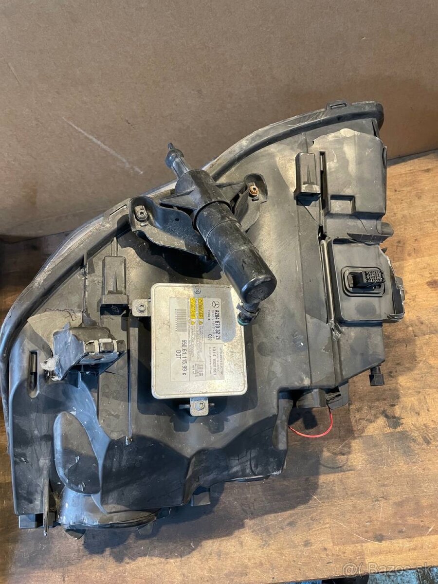 Predné svetlo Mercedes GLK X204 - 4