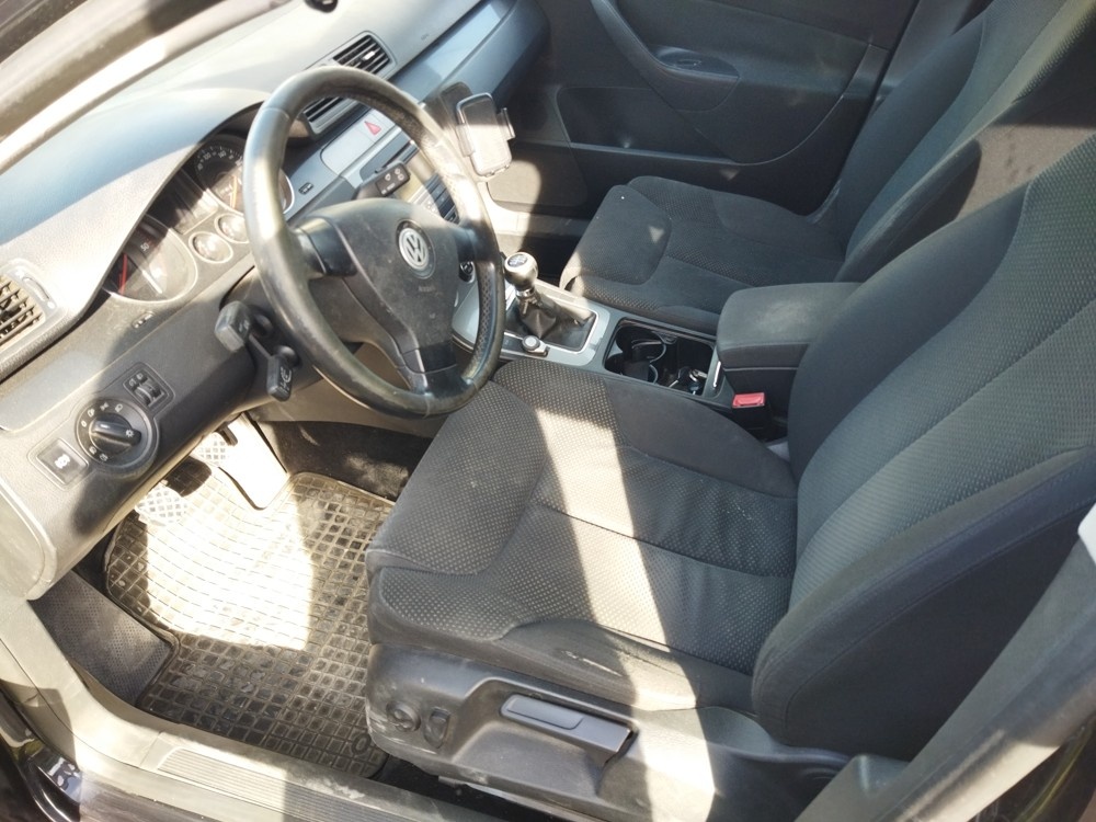 Volkswagen Passat B6 Variant - 4