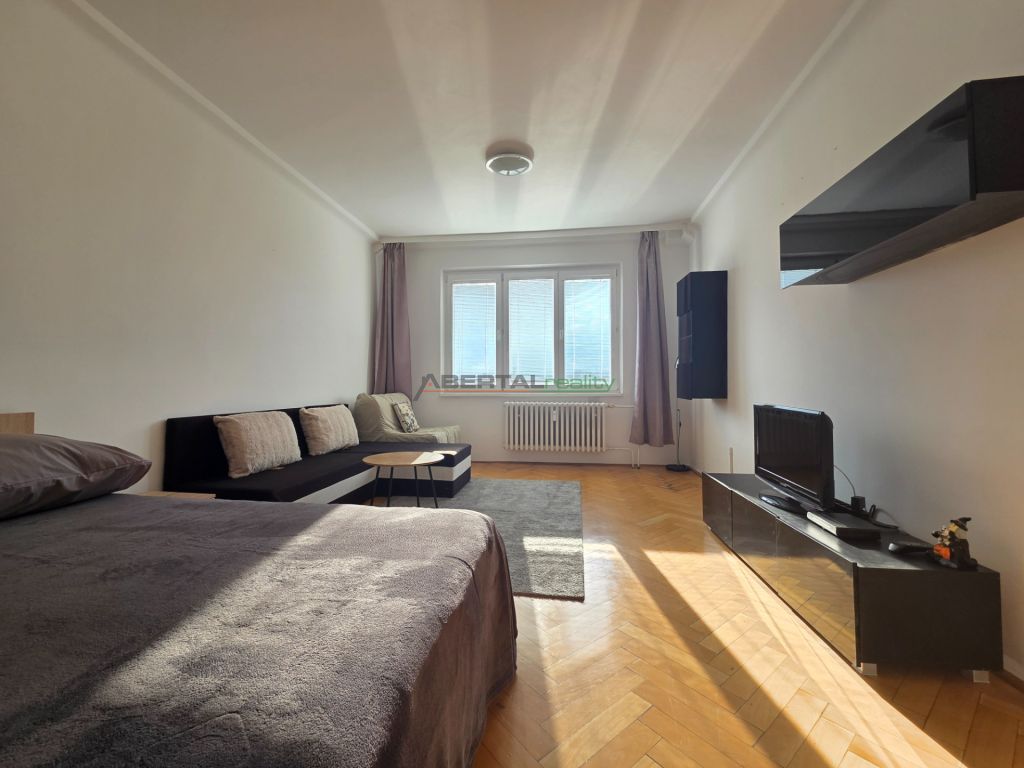 Priestranný a svetlý 1i byt (43 m²), Mesačná ul., Ružinov, B – foto 4
