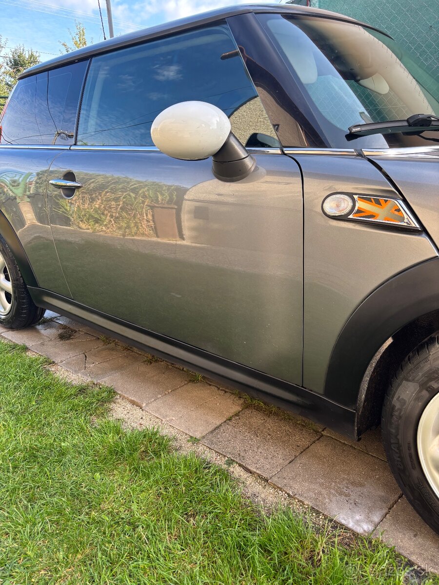 Predám MINI Cooper ONE R56 - 4