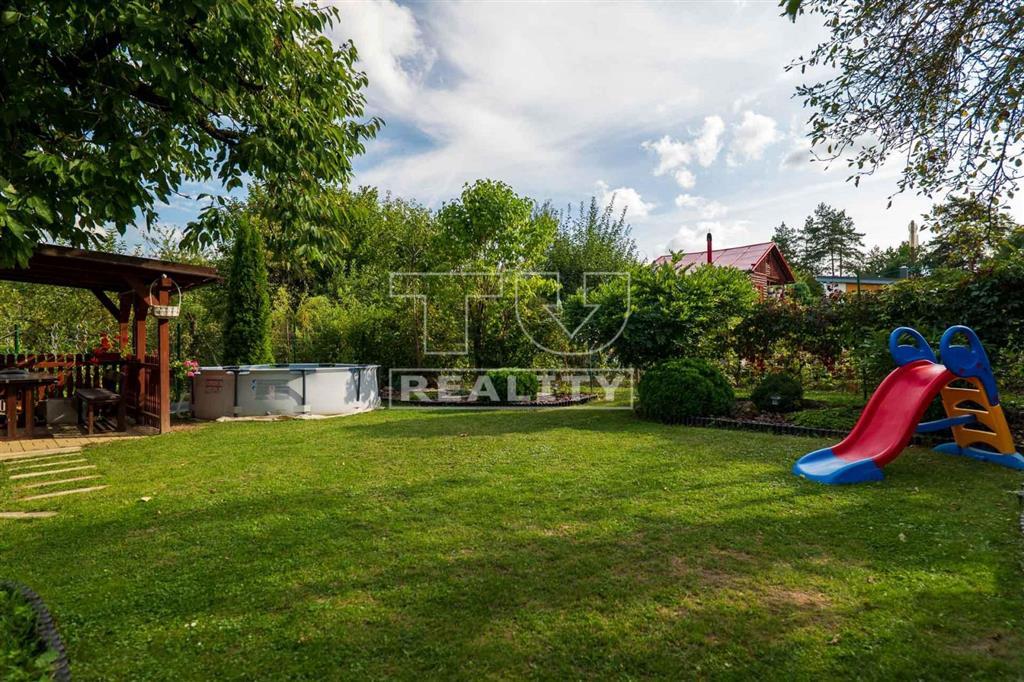 Záhrada s malebnou, zateplenou chatkou – Kalvária,... - 4