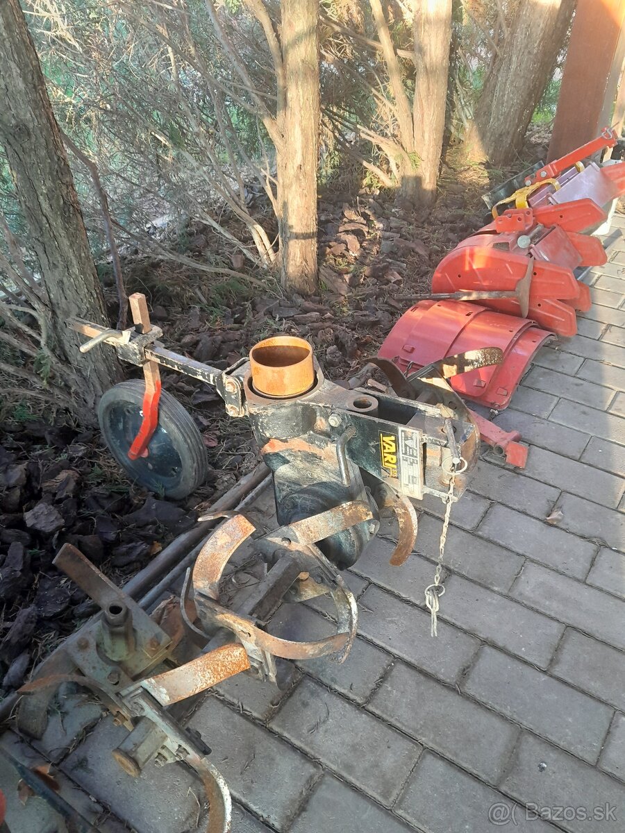 VARI traktor s príslušenstvom - 4