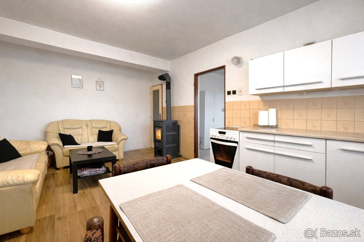 Veľký RD v obci Častkov na predaj - 4