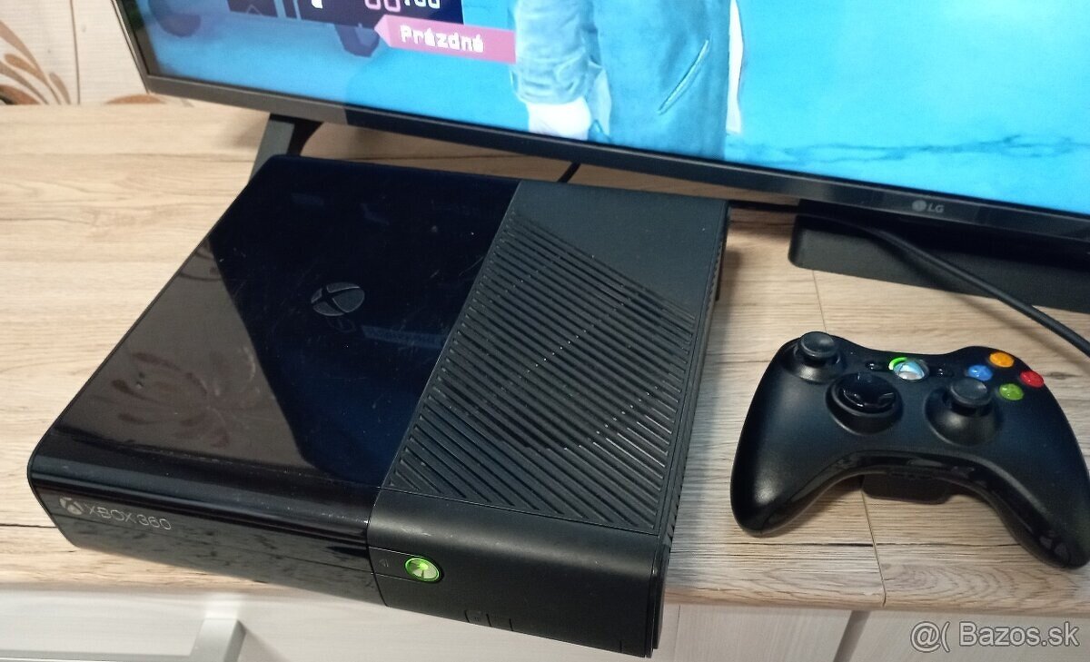 XBOX 360 E 500GB HDD - 4