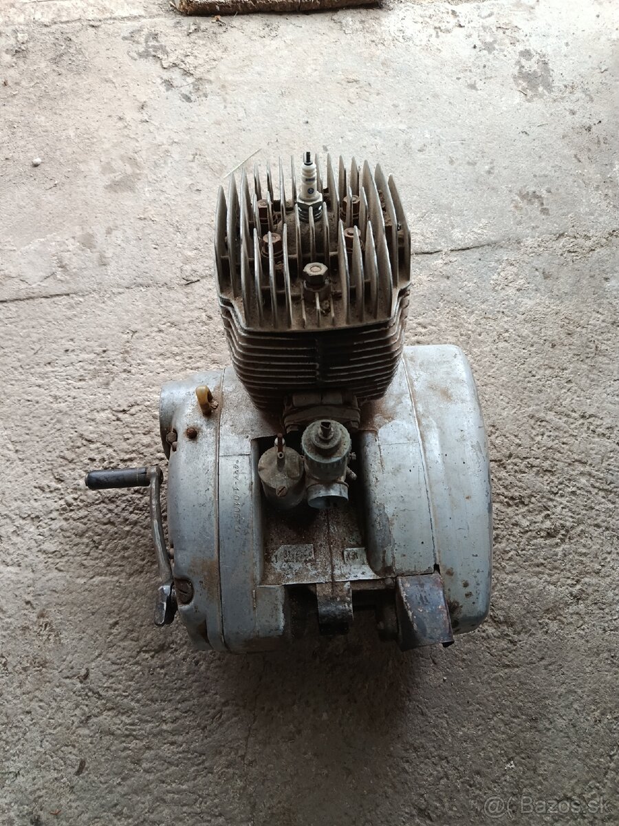 Motor ČZ 175 - 4