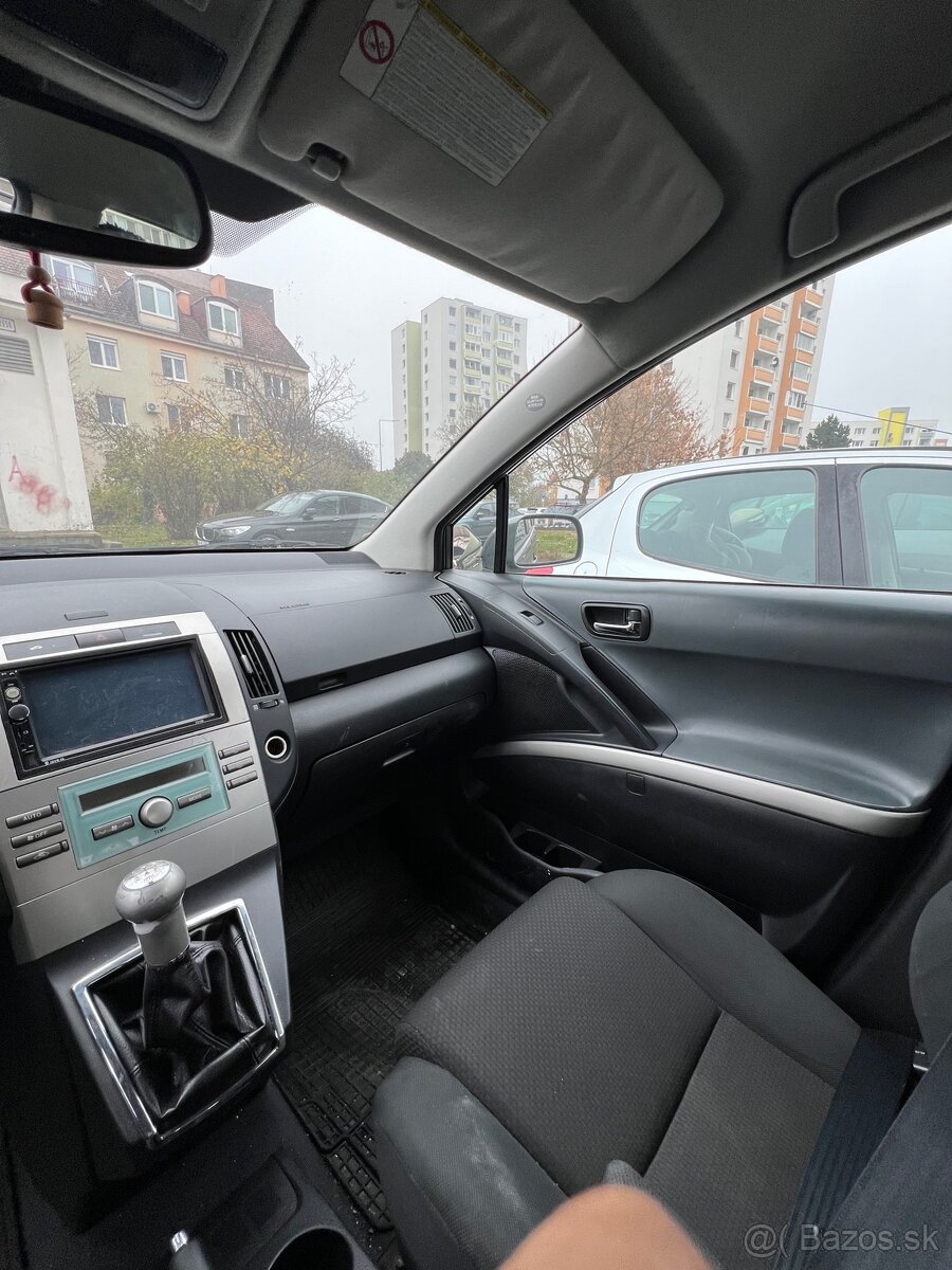 Toyota Corolla Verso 2.0 D-4D (7 miest) - 4