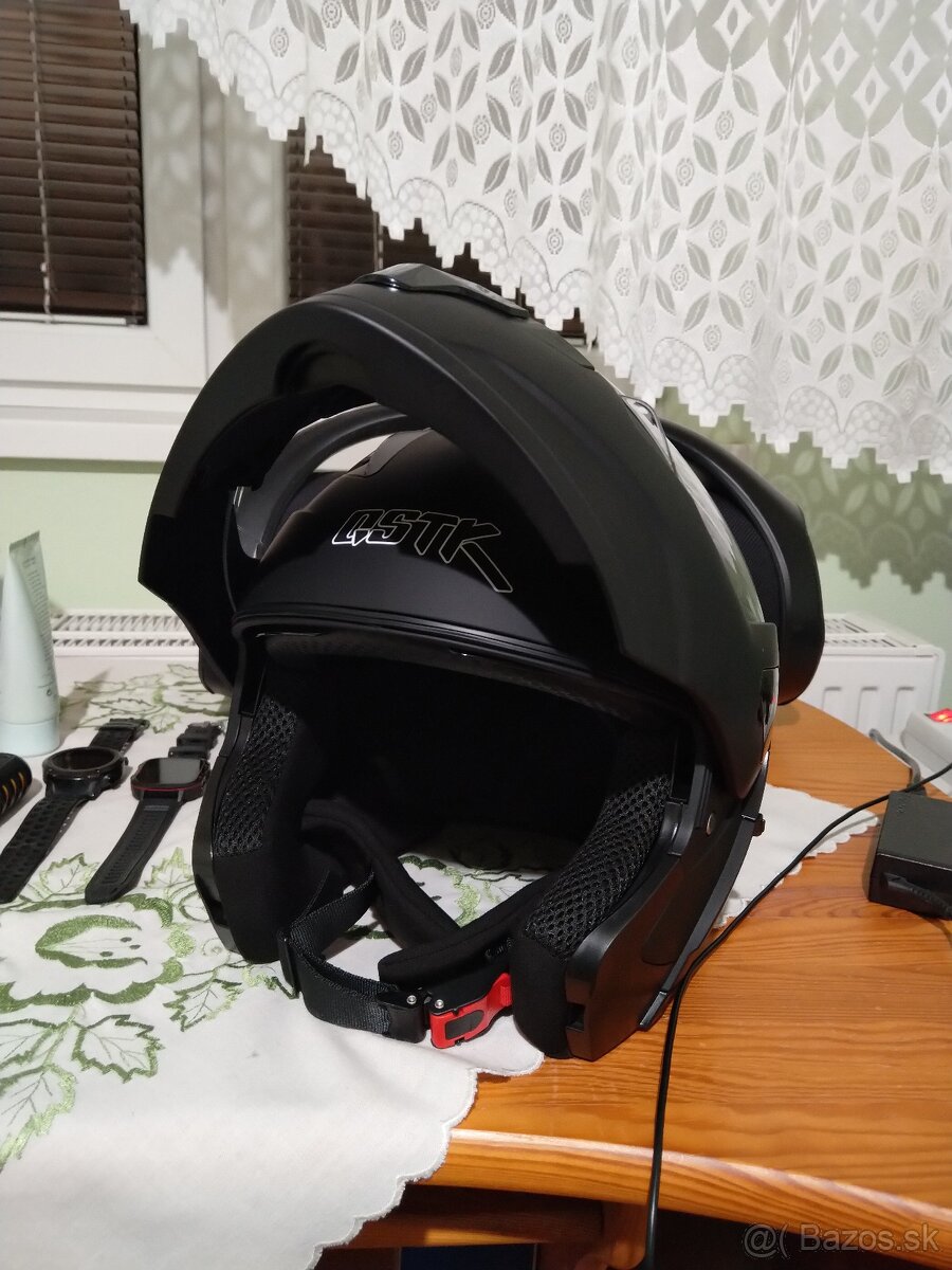 Vyklopná prilba veľkosť XL - 4