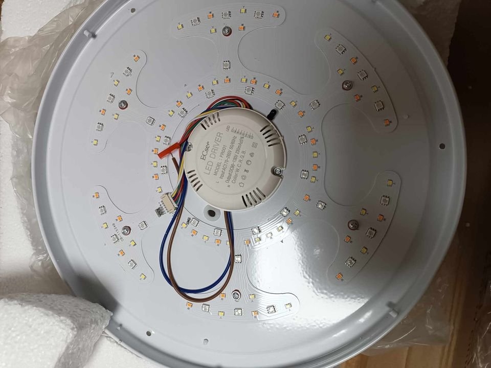 Nové WiFi bluetooth svítidlo s reproduktorem - 4