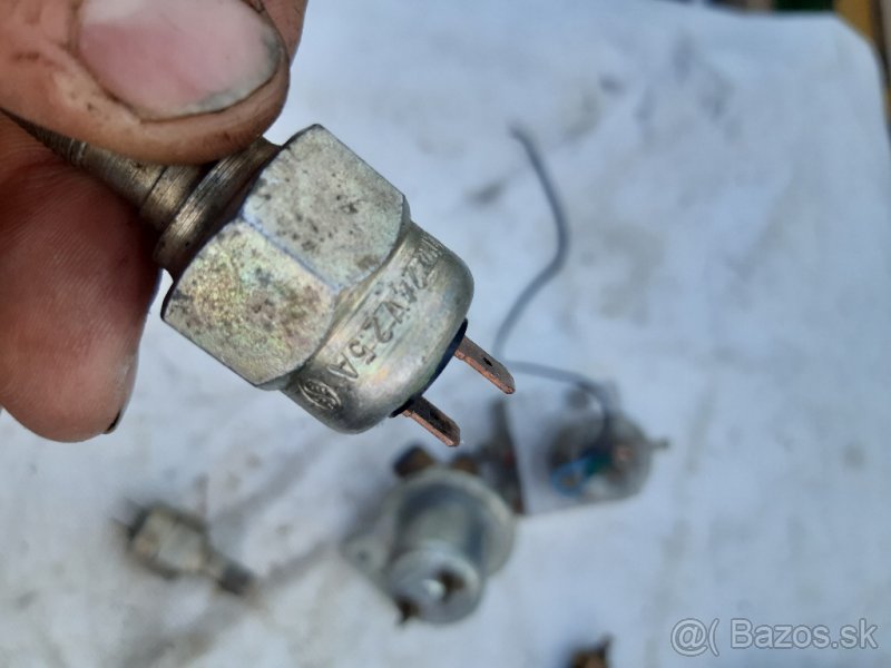 PAL čidlá teploty vody / oleja a spínače brzdových svetiel - 4