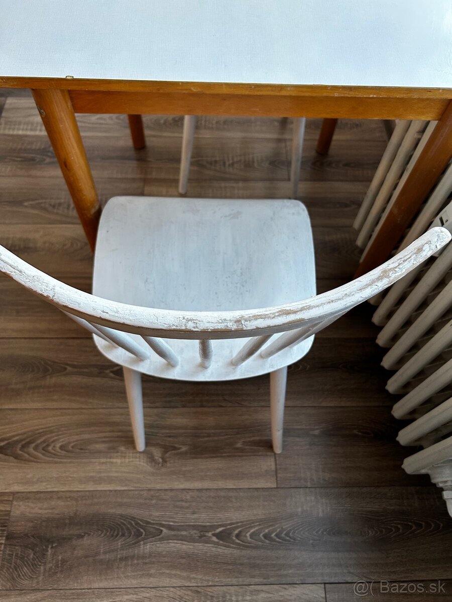 Stôl a 2 stoličky - 4
