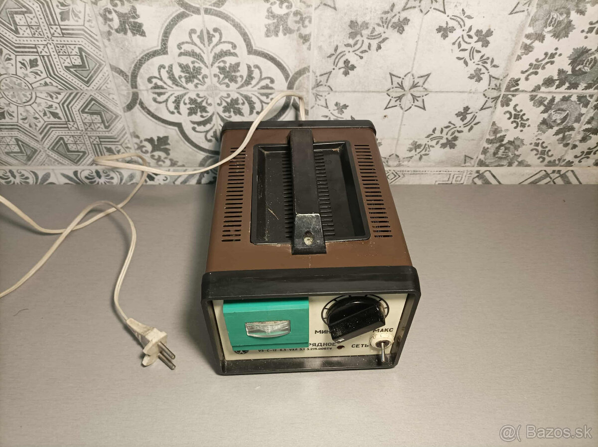 Ruská nabíjačka autobatérií - 4