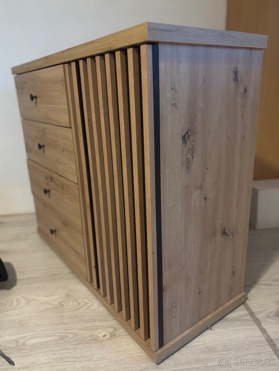 Komoda - 4