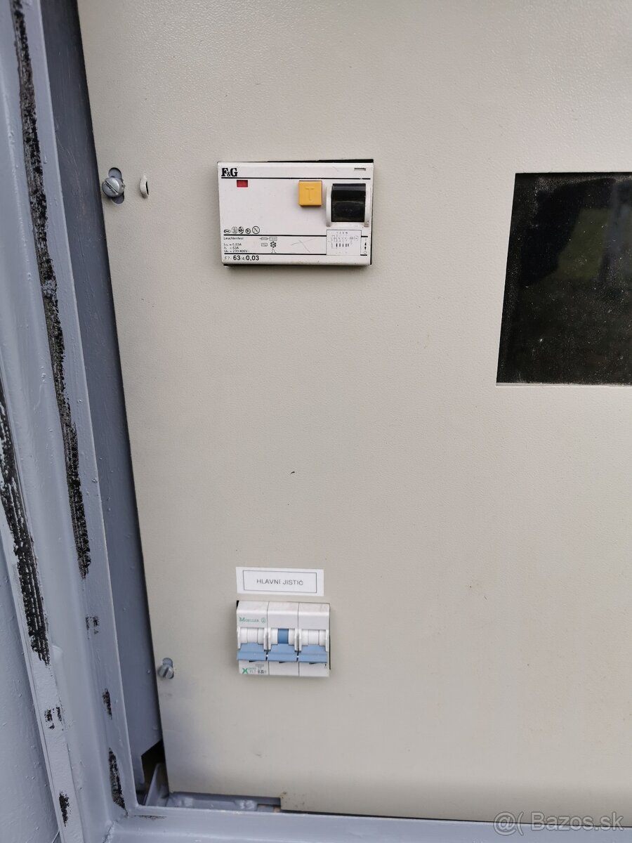Predám rozvodnú skriňu - 4